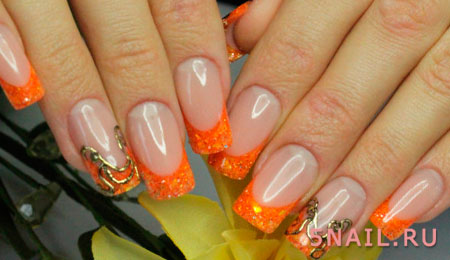 оранжевые блестки на ногтях