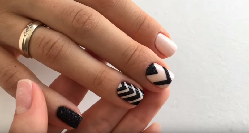 Дизайн ногтей с трафаретами